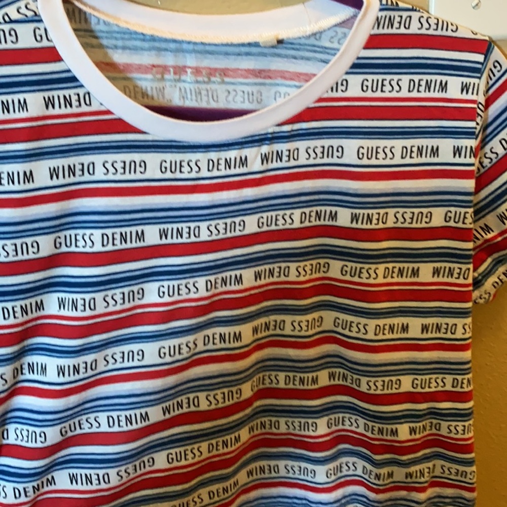 Guess Tee - Picture 3 of 5